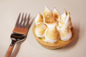Passion fruit meringue tart